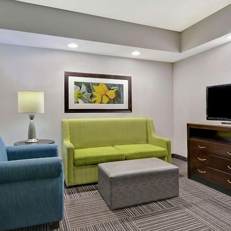 Hilton Garden Inn And Fayetteville Convention Center Экстерьер фото