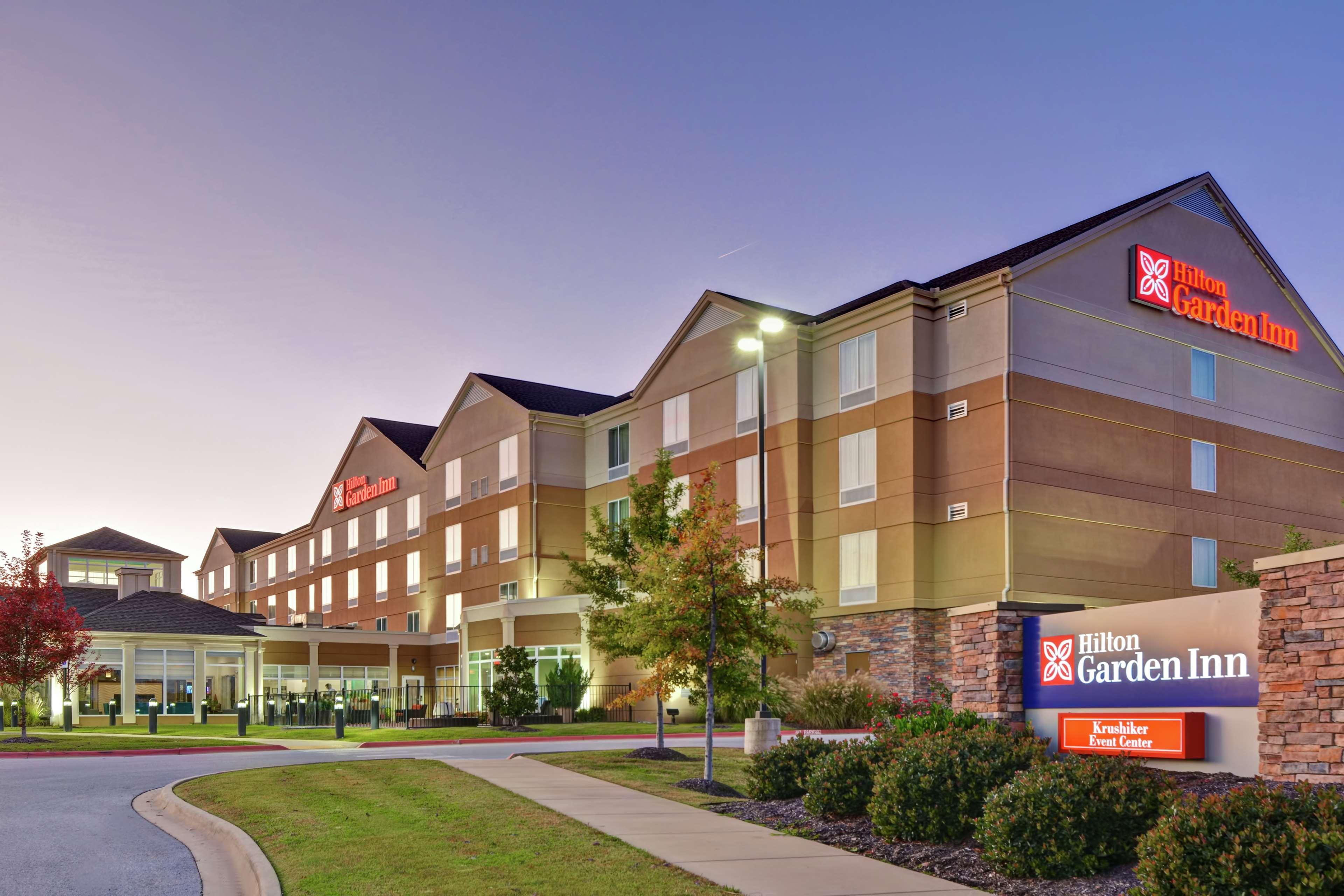 Hilton Garden Inn And Fayetteville Convention Center Экстерьер фото