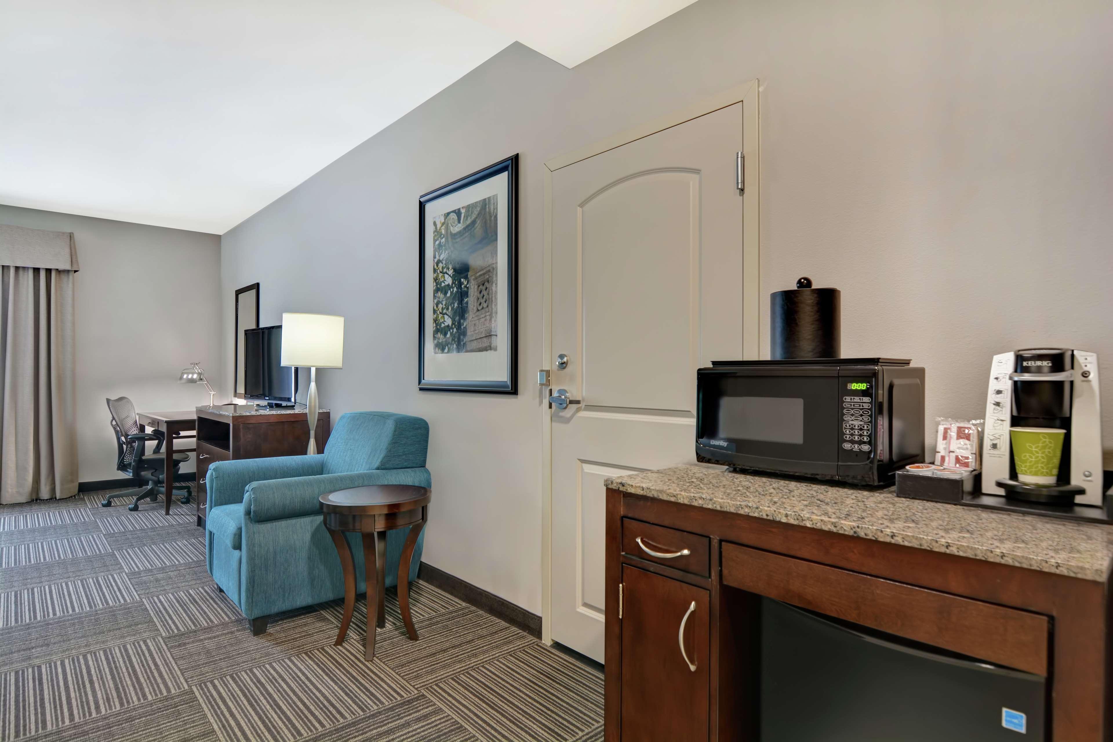 Hilton Garden Inn And Fayetteville Convention Center Экстерьер фото