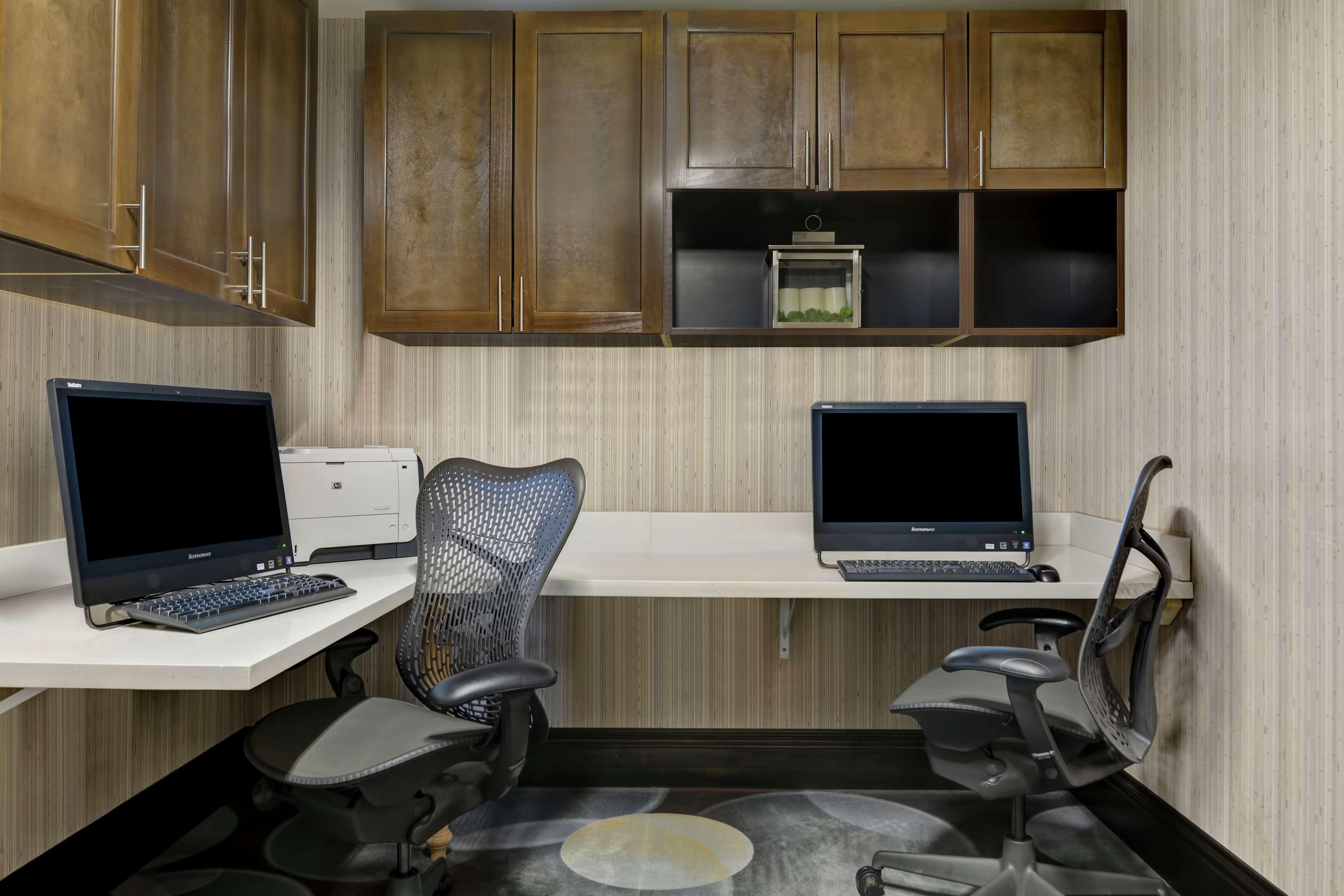 Hilton Garden Inn And Fayetteville Convention Center Экстерьер фото