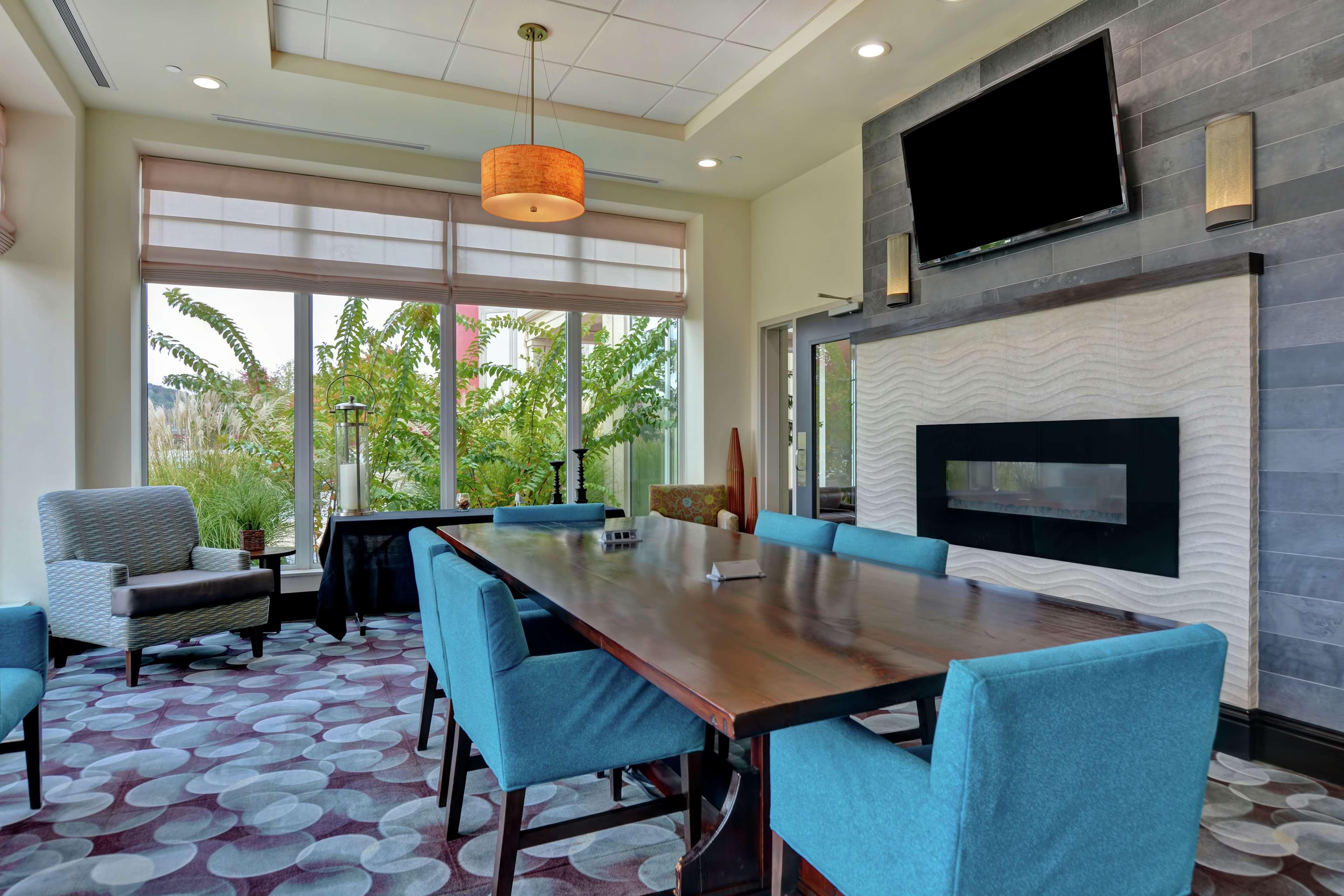 Hilton Garden Inn And Fayetteville Convention Center Экстерьер фото