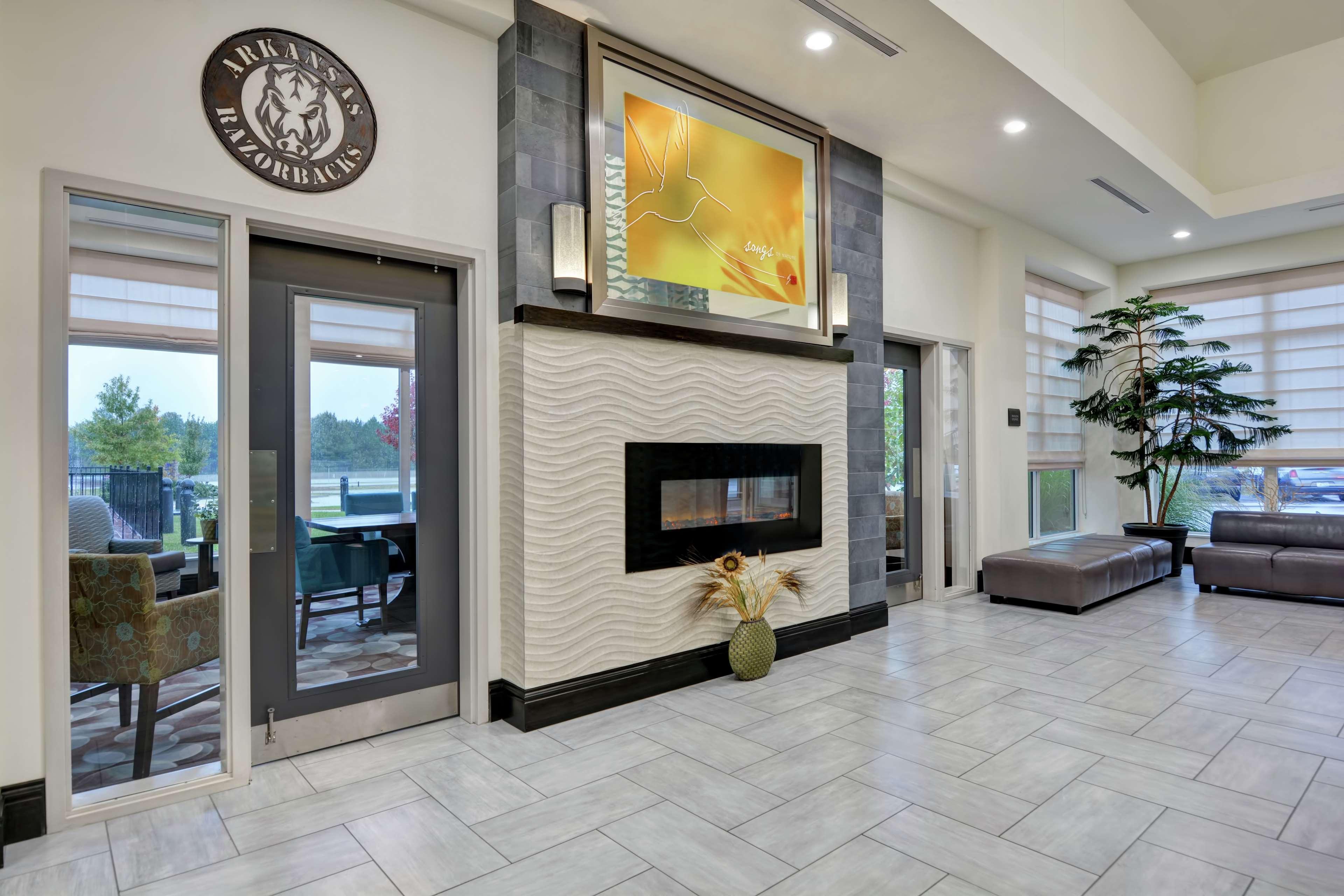 Hilton Garden Inn And Fayetteville Convention Center Экстерьер фото