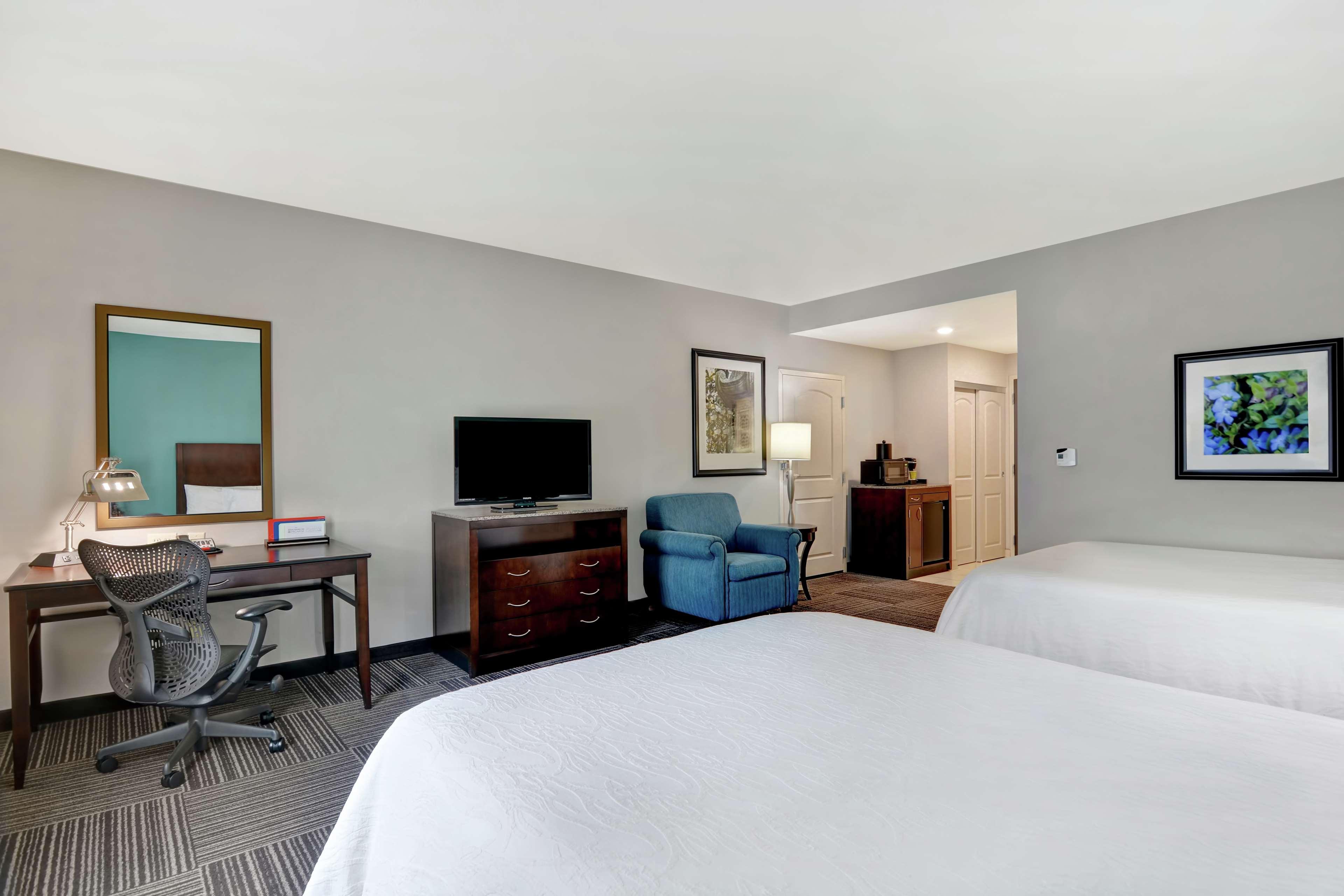 Hilton Garden Inn And Fayetteville Convention Center Экстерьер фото