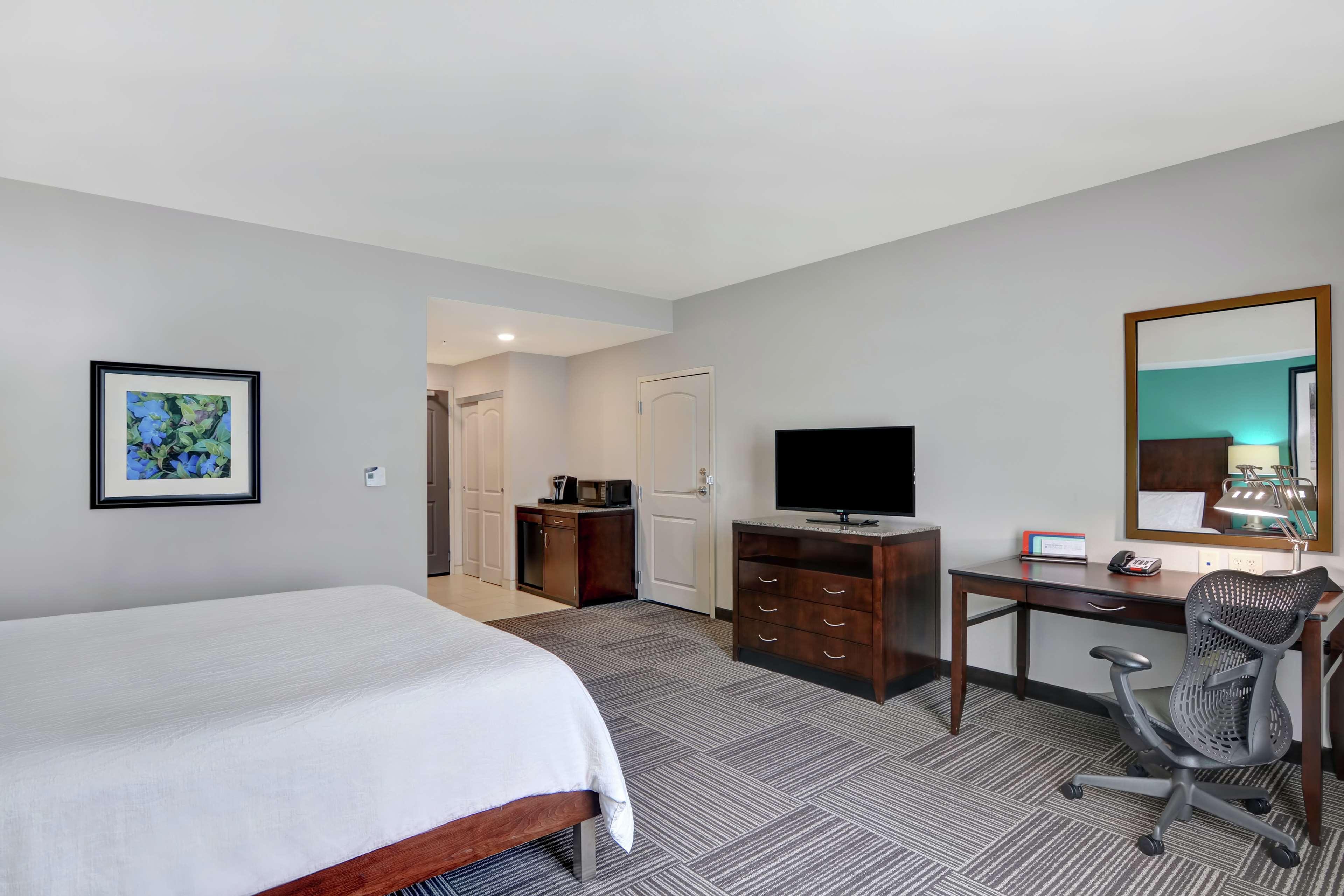 Hilton Garden Inn And Fayetteville Convention Center Экстерьер фото