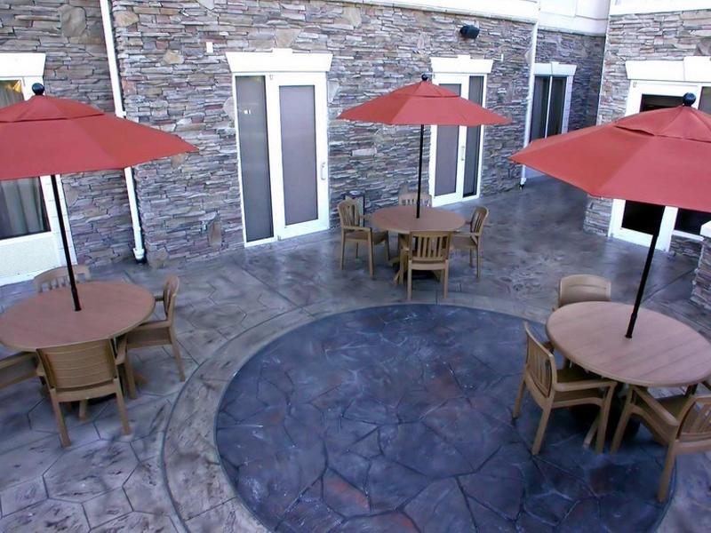 Hilton Garden Inn And Fayetteville Convention Center Экстерьер фото