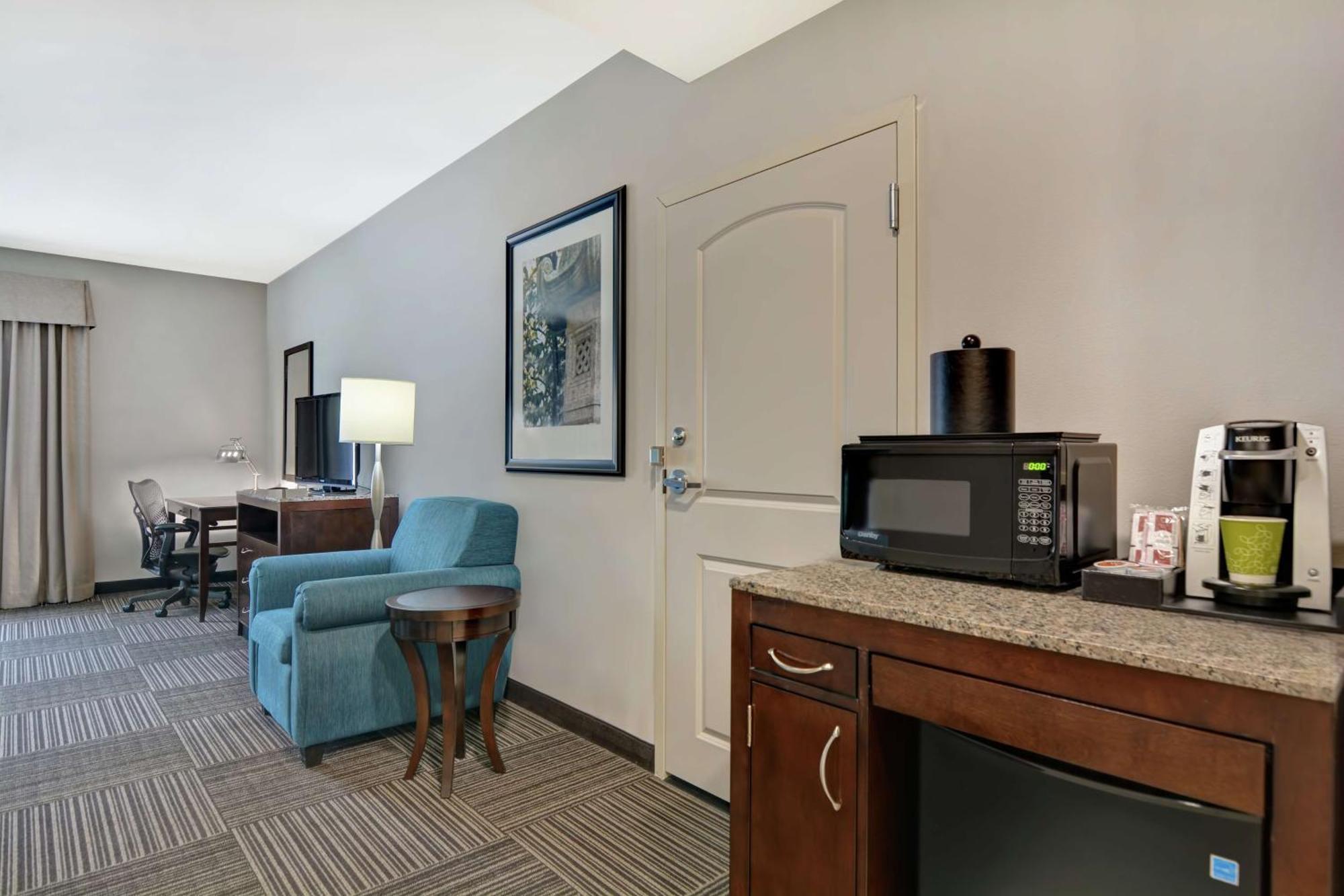 Hilton Garden Inn And Fayetteville Convention Center Экстерьер фото