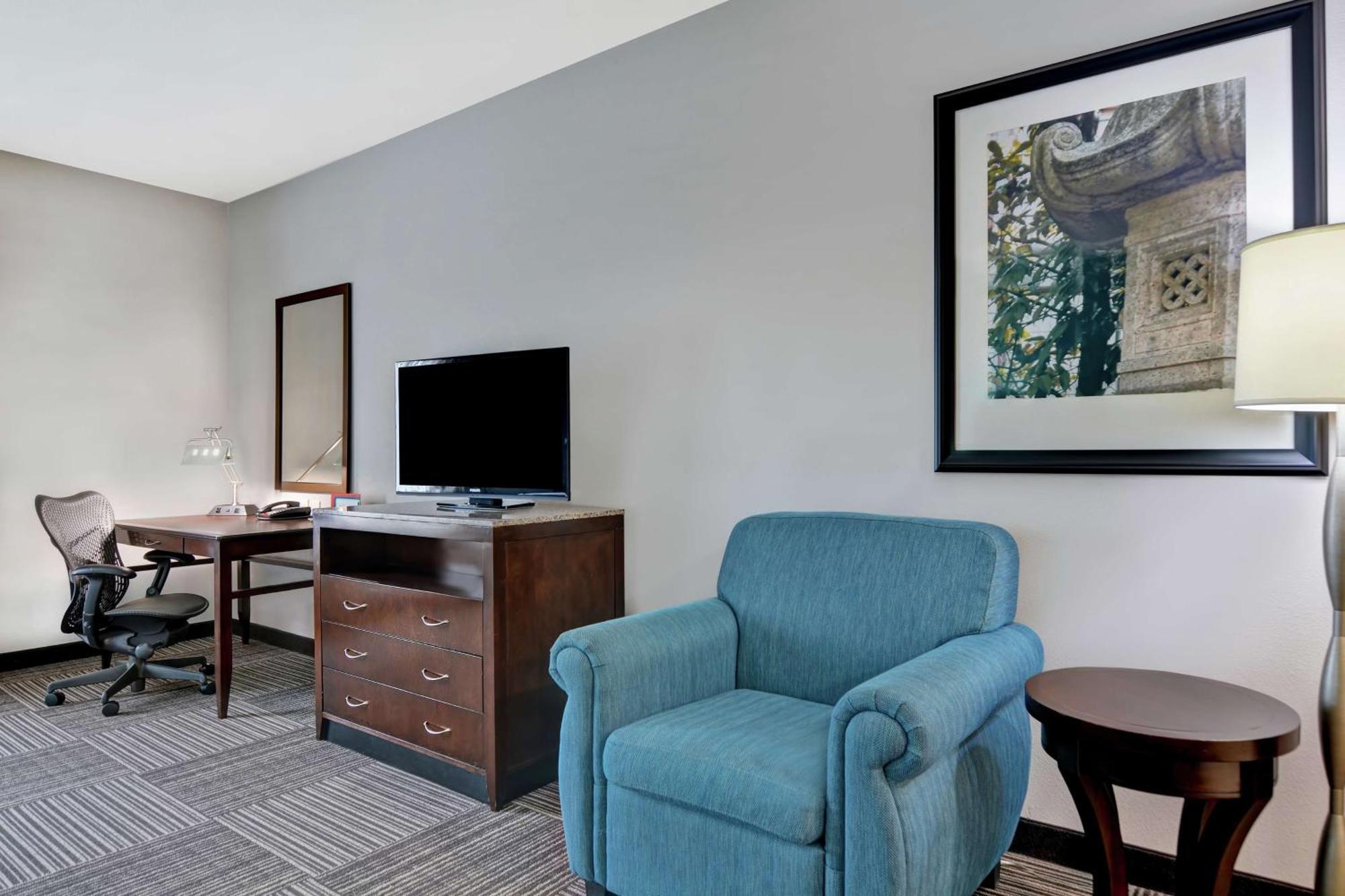 Hilton Garden Inn And Fayetteville Convention Center Экстерьер фото